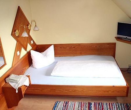 Hotel Bayerischer Hof Rehlings Weissensberg Room photo